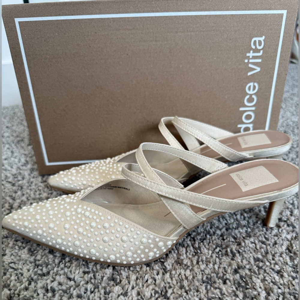 NEW Dolce Vita Pearl Embellished Kitten Heels “Kenton” - Size 7, vanilla pearls